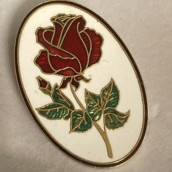 Vintage brooches two Avon one Hallmark 1979 cloisonné. All wearable one unmarked - Picture 10 of 10